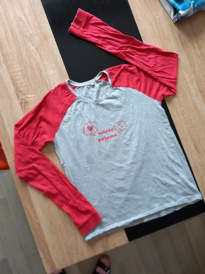 Haut de pyjama 16 ans - photo numéro 6