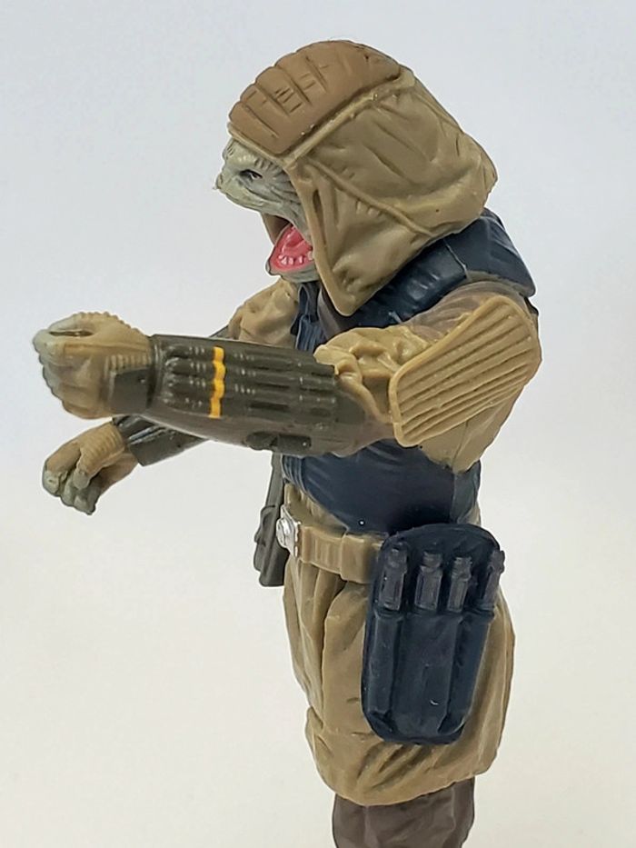 3 figurines Star Wars Commander Pao/ Chirrut Imwe/ PZ-4CO
+ cadeau 🎁🎄 - photo numéro 16