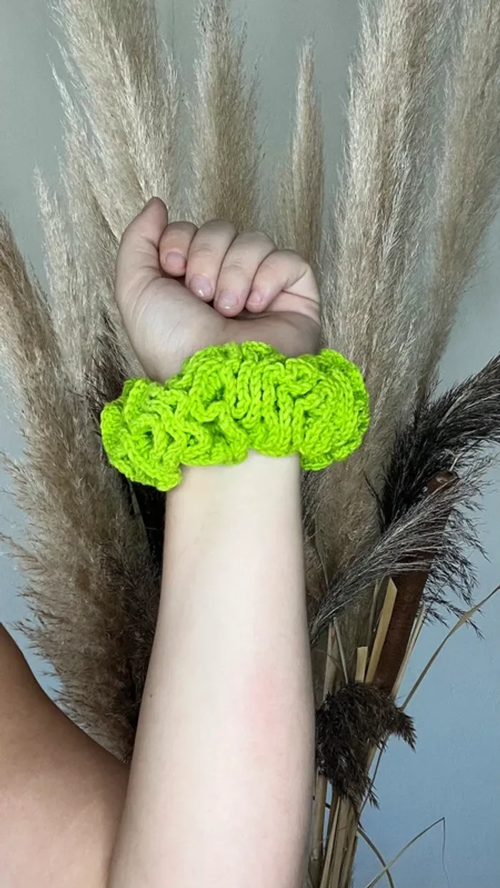 Chouchou au crochet vert pomme – modèle unique - photo numéro 2