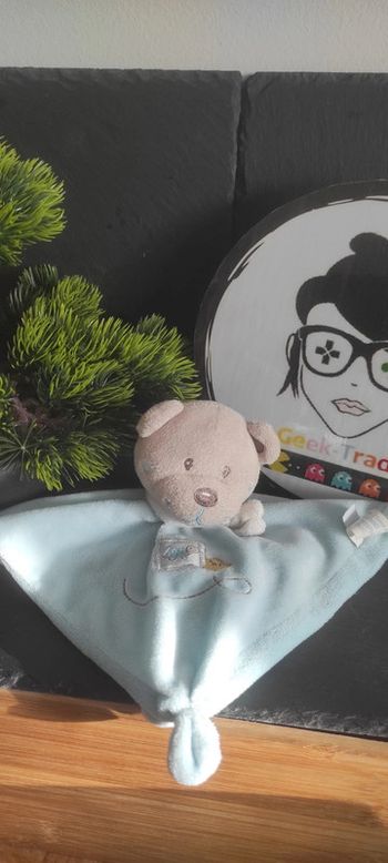 Tex doudou plat carré ours bleu blanc jaune écharpe tortue oiseau