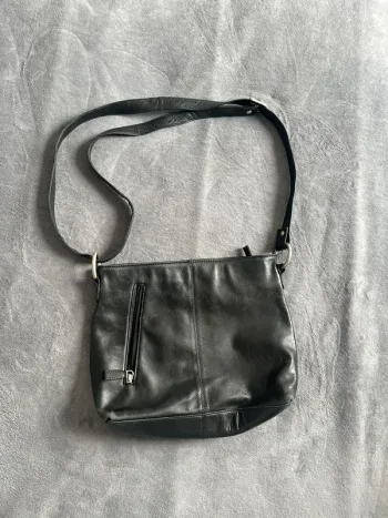 Sac bandoulière noir Bianei – Cuir souple, look vintage chic