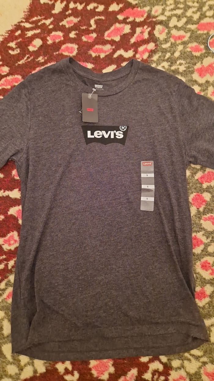 Tee shirt levis