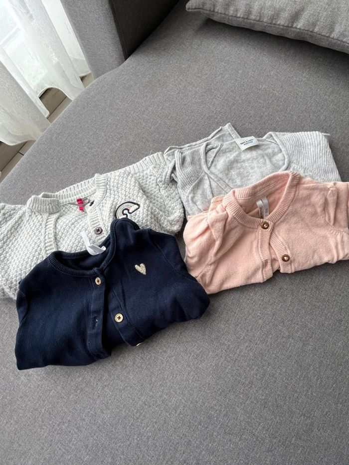 4 gilet bébé fille