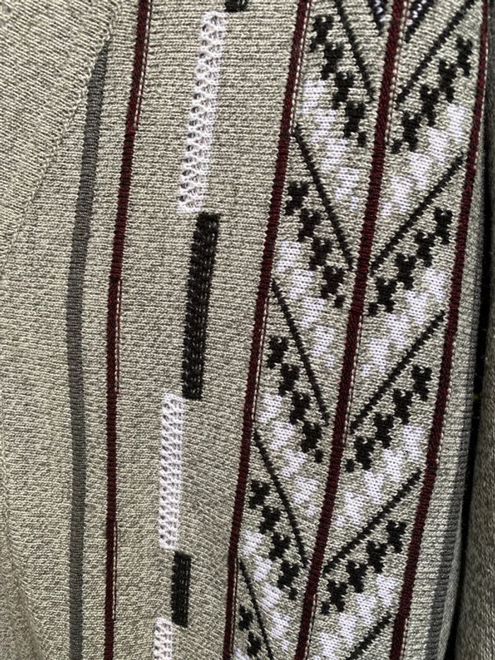 Veste grise à motifs