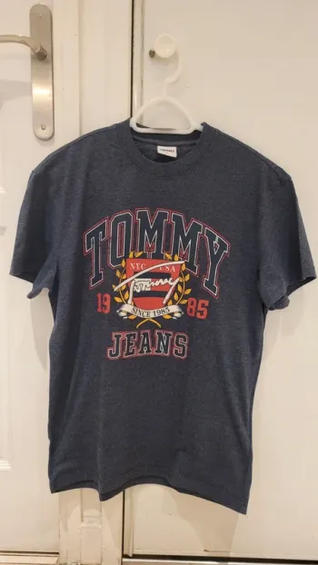 T-shirt manches courtes Tommy Jeans 55% coton