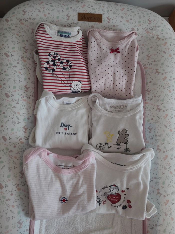 Lot bodies ML 6mois