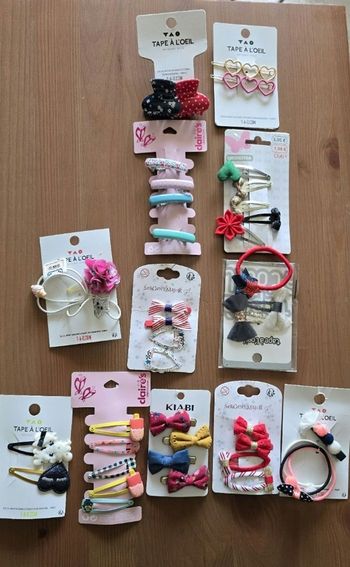 Neufs🩷🩷⚘️⚘️😍🤩 superbes  lot barrettes, élastiques a cheveux fille🩷🩷⚘️⚘️😍🤩