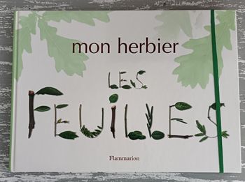 Livre "mon herbier les feuilles" en très bon état