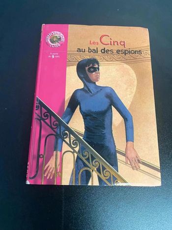 Livre Les cinq au bal des espions