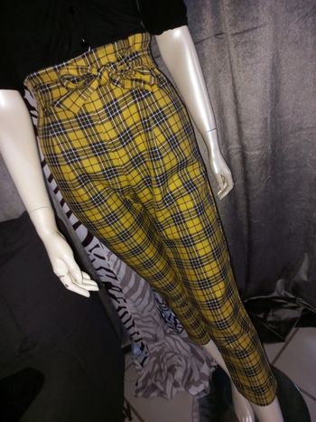 Pantalon carotte  écossais taille haute jaune taille XS neuf sans étiquette