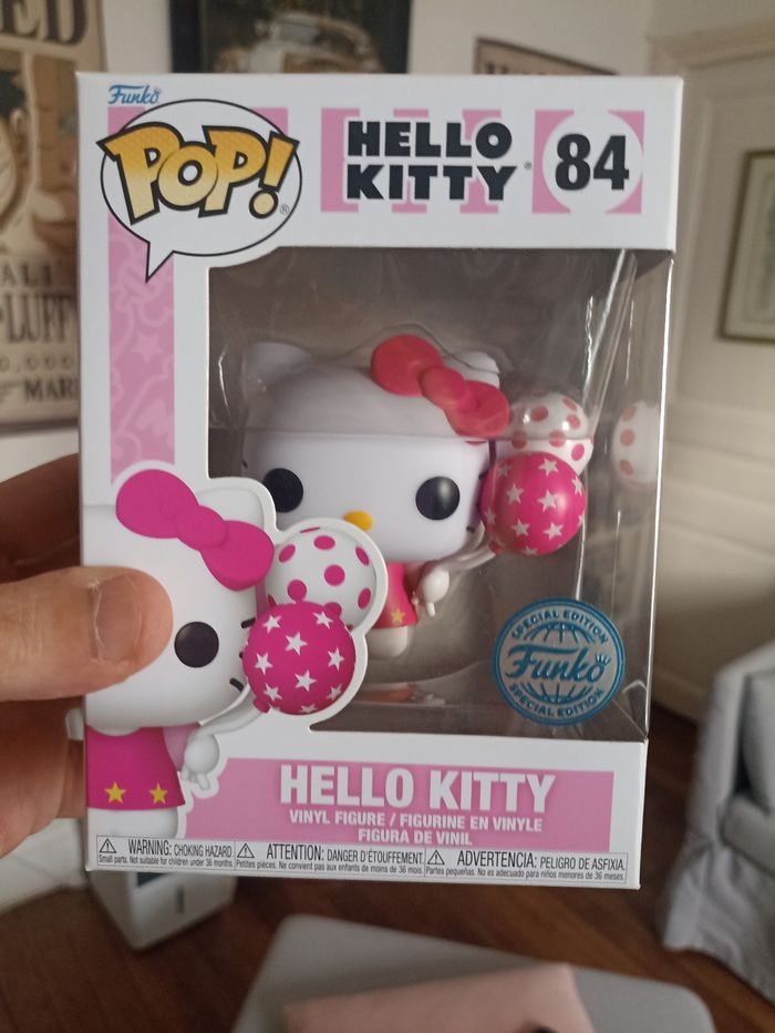 Funko pop Hello Kitty with balloon 84