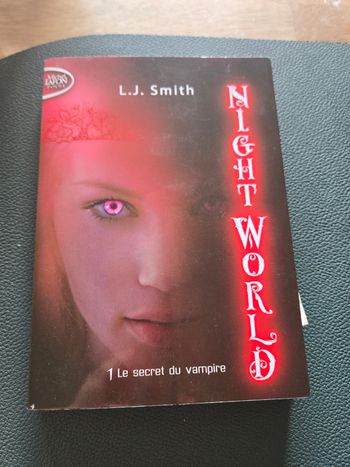 NightWorld tome 1 "le secret du vampire "