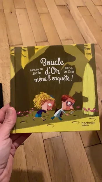 Livre boucle d’or mène l’enquête