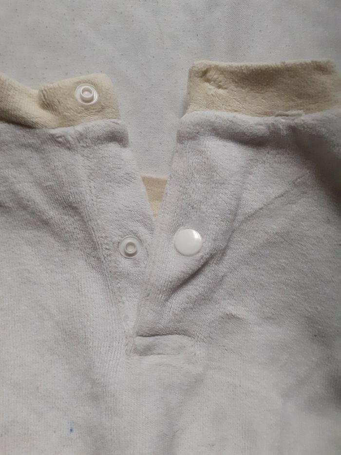 Pyjama 2 pièces jaune clair et blanc motif souris pirate - photo numéro 2