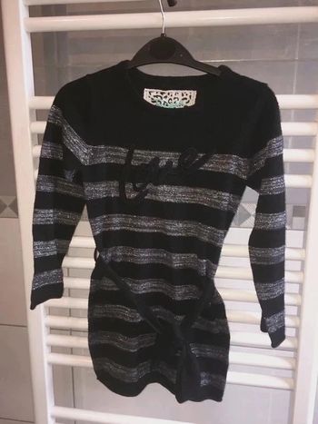 Pull tunique Tissaia 6 ans en tbe à 4 euros