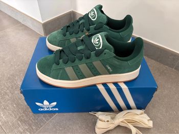 Baskets Adidas campus Neuves Taille 40