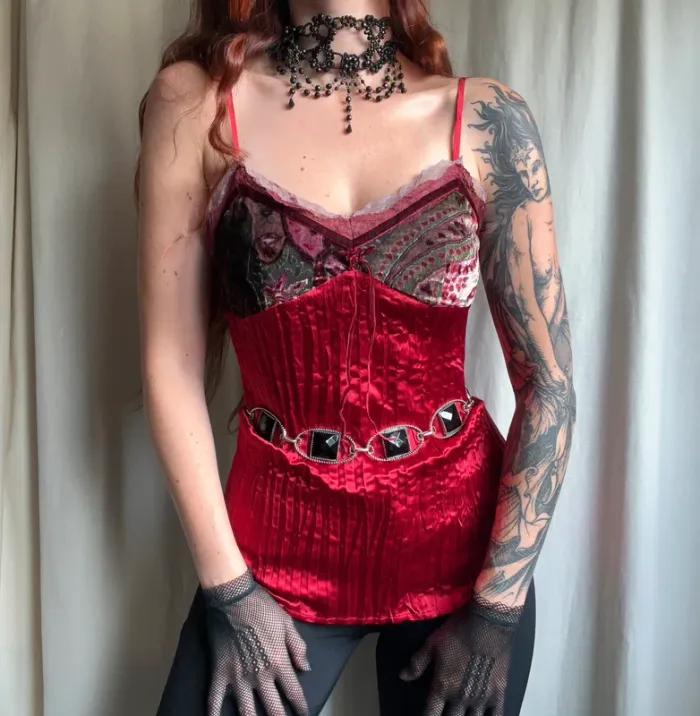 Débardeur matière froissée velours Vampire 🦇 Goth vintage 90s - Taille S/M - photo numéro 4
