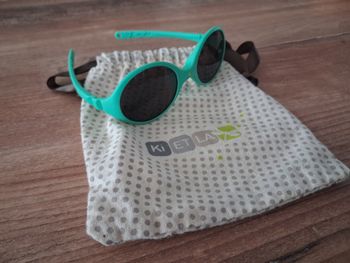 Lunette de soleil bébé ki et la