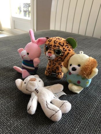 Lot de 4 mini peluches