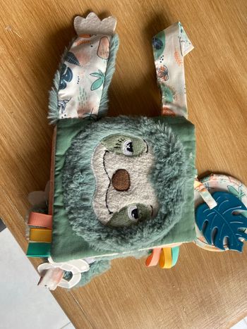 Livre d’éveil bébé Les Déglingos – Paresseux tout doux 🦥🌿