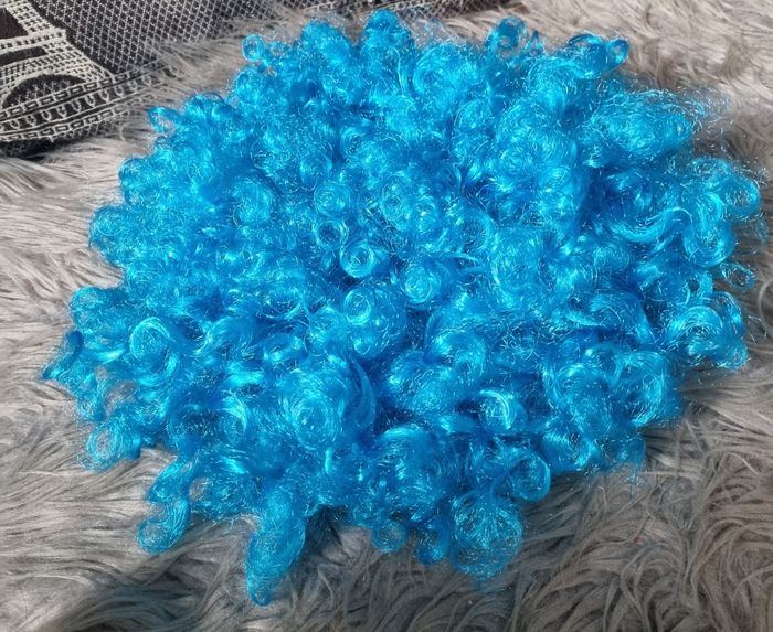 Perruque de clown ,cosplay ou autres bleu bouclés - photo numéro 7