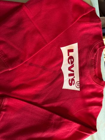 Vends sweat Lévis 8 ans très bon état 