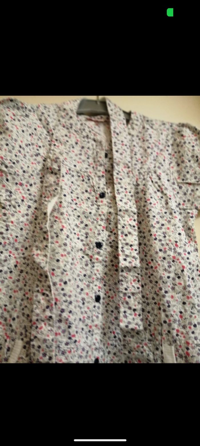 Jolie robe Shiny blanc imprimé. Taille 8 ans - photo numéro 7