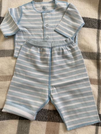 Ensemble, neuf petit bateau