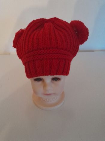 Bonnet pompons rougeTaille 2-3ans