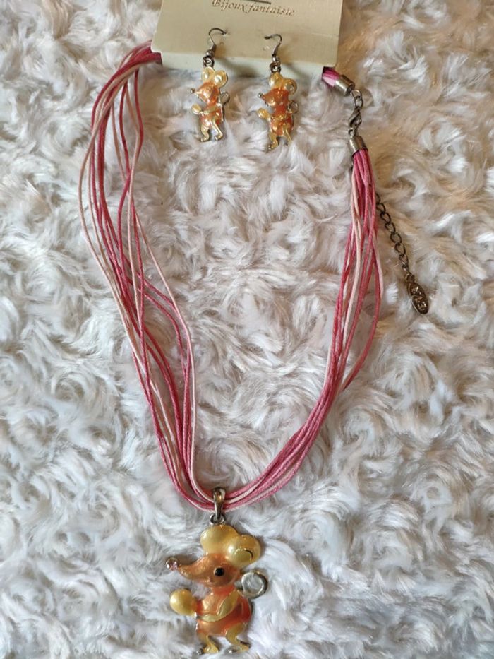 Parure souris fantaisie boucles d'oreilles et collier avec pendentif