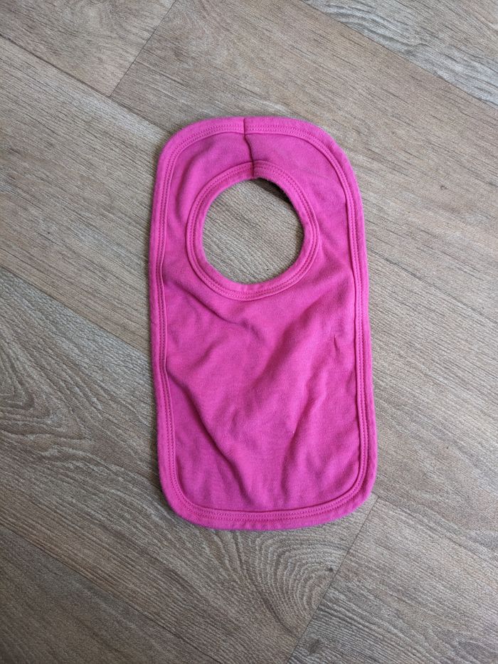 Lot de 4 bavoirs imperméables + 1 bavoir tissu - photo numéro 4