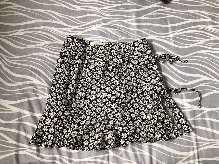 Jupe pull&bear fleurie courte S