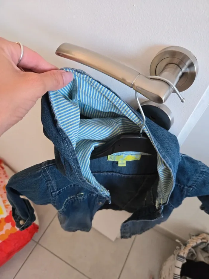Veste en jean a capuche 18 mois - photo numéro 2