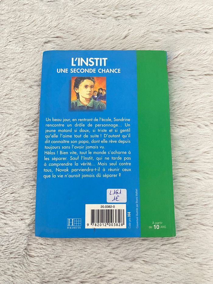 Livre L’instict une seconde chance Bibliothèque Verte - photo numéro 2