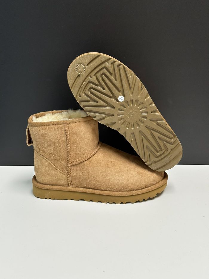 Bottes de neige courtes UGG Classic Mini en peau de mouton, chaudes, résistantes, confortables et dé - photo numéro 3