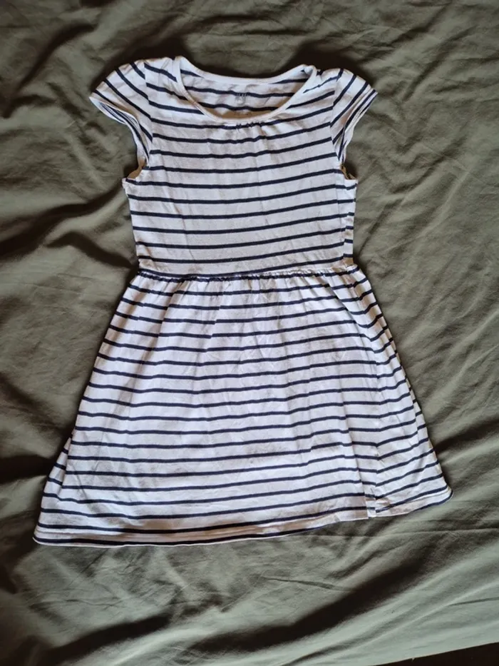 Robe H&M 7/8 ans