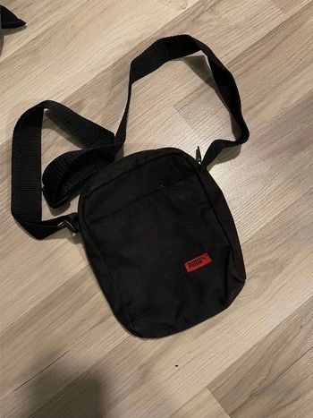 Sac pochette en besace noir marque pula