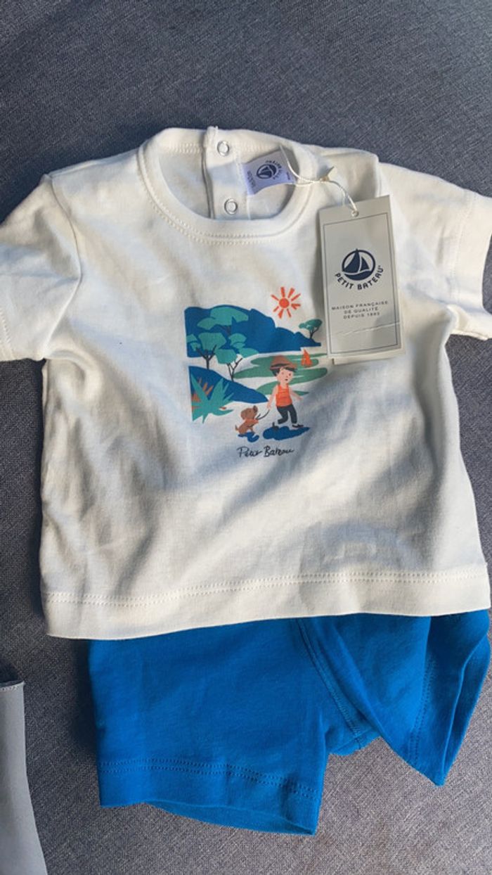 Ensemble petit bateau