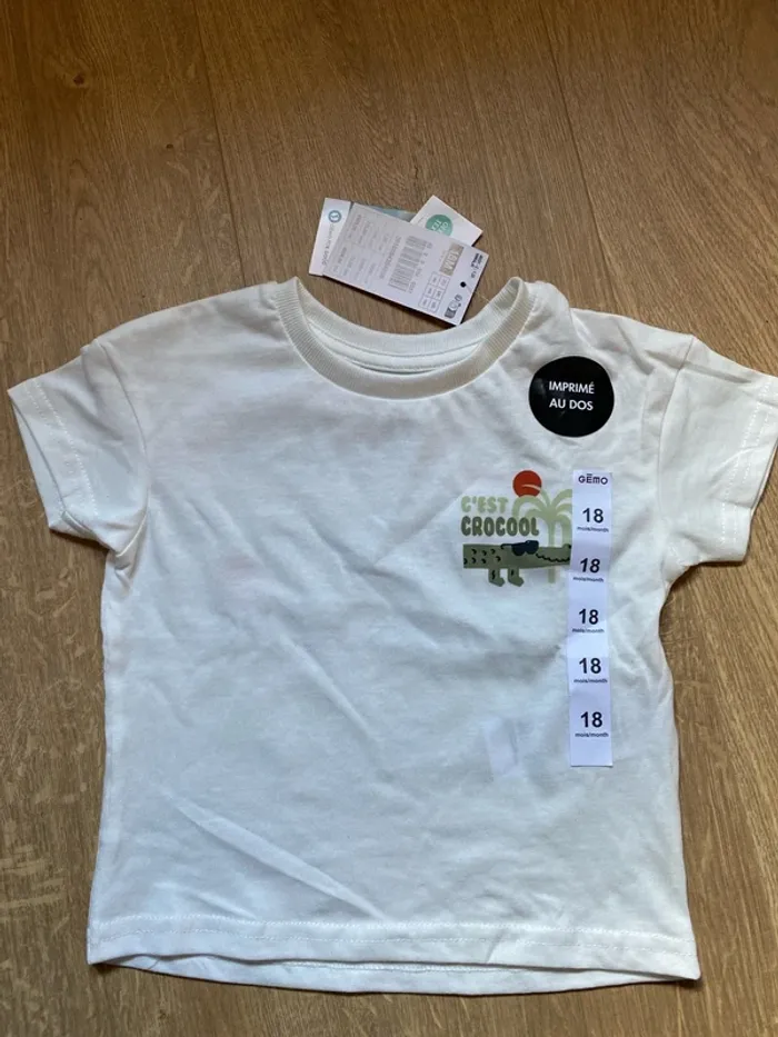 T-shirt 18 mois neuf