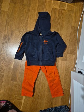 Ensemble pantalon et gilet zip taille 12 mois