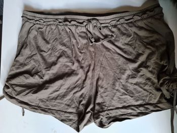 Short femme T 46
