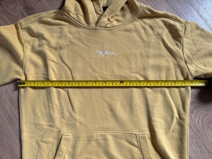 Sweat à capuche Hollister jaune avec logo brodé - photo numéro 9