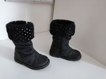 Bottes fourrées à l'intérieur taille 22