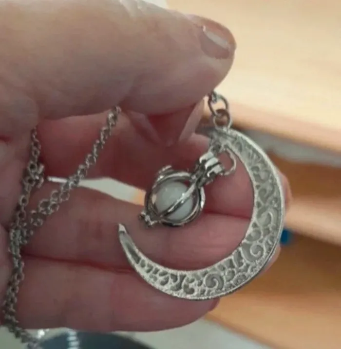 Collier pendentif lune - photo numéro 6
