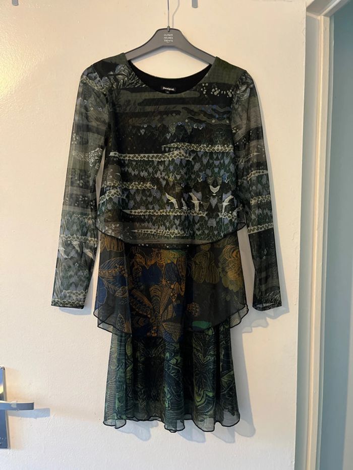 Superbe robe voile et volants Desigual XS