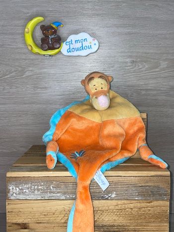 DY30 doudou tigrou Disney