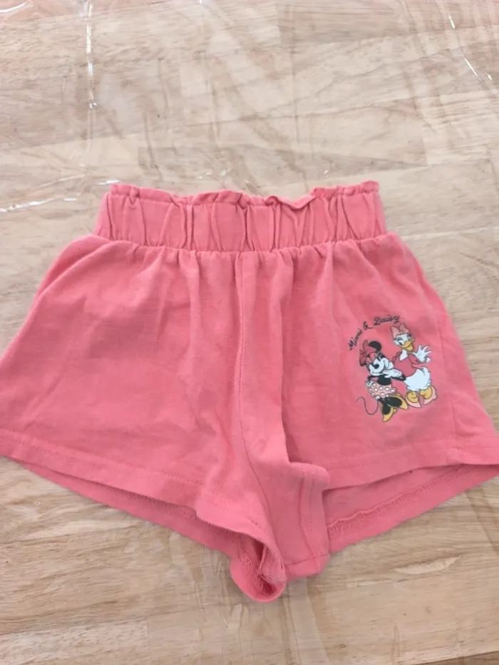 Short fille