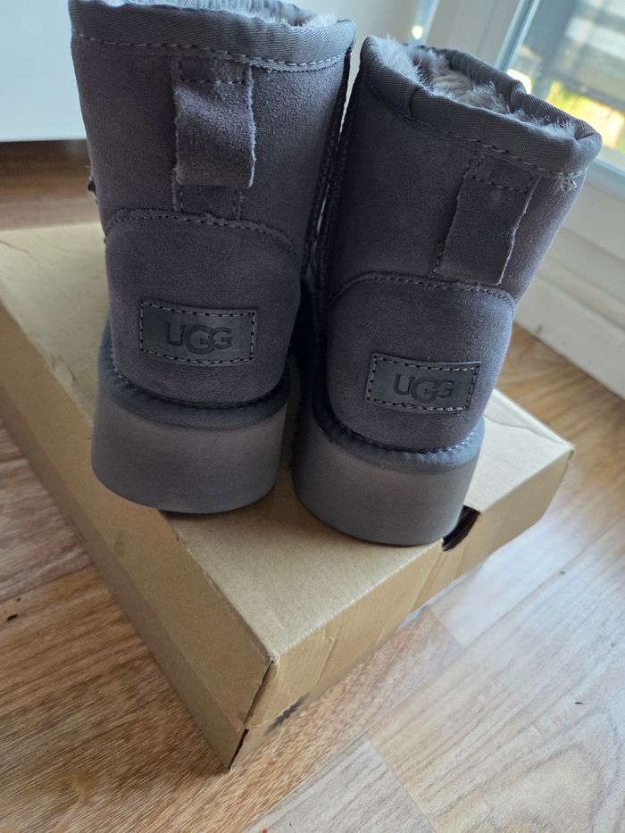 Bottine ugg grise neuve 39 - photo numéro 5
