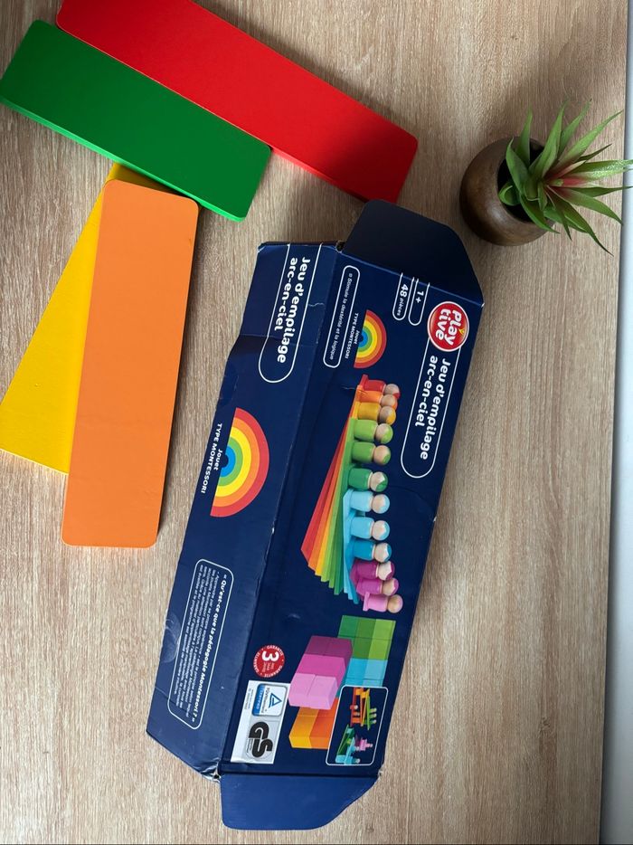 Jeu en bois empilage poupée arc en ciel montessori