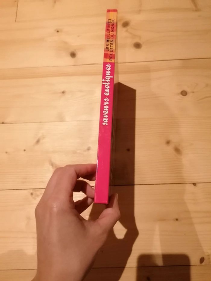 Livre recettes "les meilleures recettes du monde- saveurs exotiques" - photo numéro 2